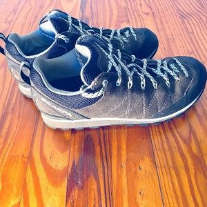 Scarpa Approach Shoes - Women's Size 8
